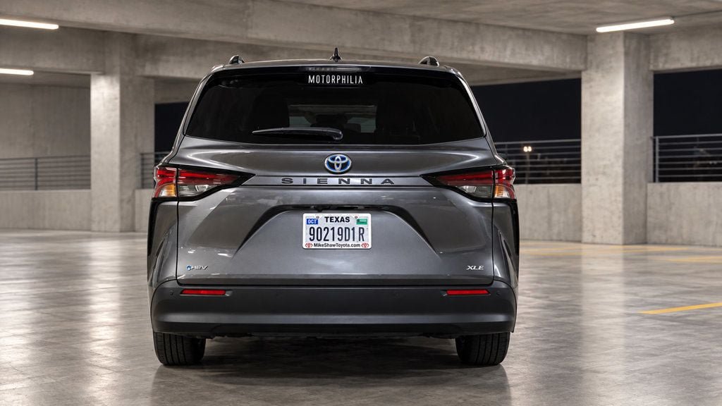 Used 2025 Toyota Sienna XLE FWD image 42