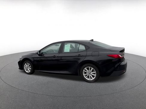 Used 2025 Toyota Camry LE image 10