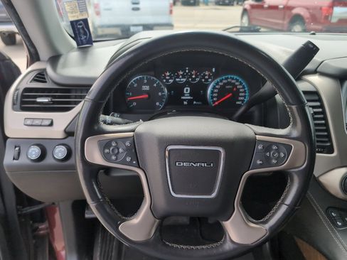 Used 2020 GMC Yukon XL Denali AWD/4WD image 12