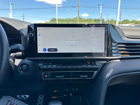 Used 2025 Toyota Camry XSE FWD image 36