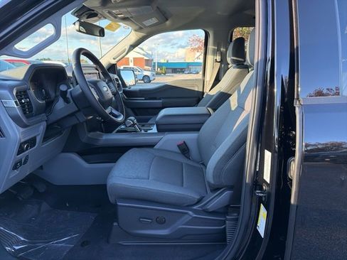 New 2025 Ford F150 Lightning XLT image 9