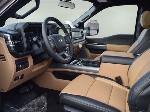 New 2026 Ford F250 Lariat w/ Chrome Package image 9