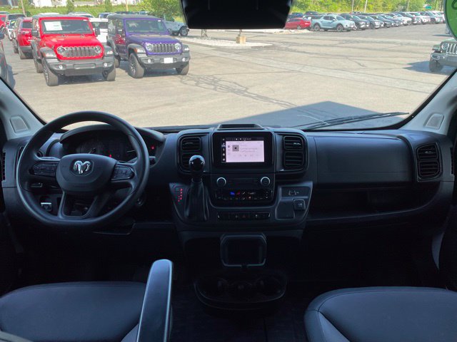 Used 2025 RAM ProMaster 2500 w/ Convenience Group FWD image 12