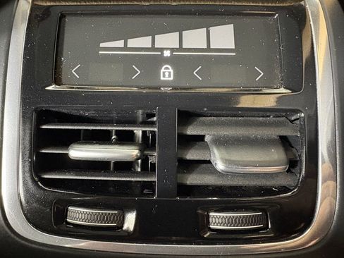 Used 2020 Volvo S60 T5 Inscription image 37