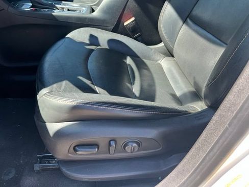 Used 2019 Chevrolet Equinox Premier AWD/4WD image 14