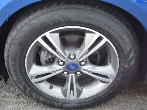 Used 2018 Ford Focus SE w/ SE Appearance Package image 41