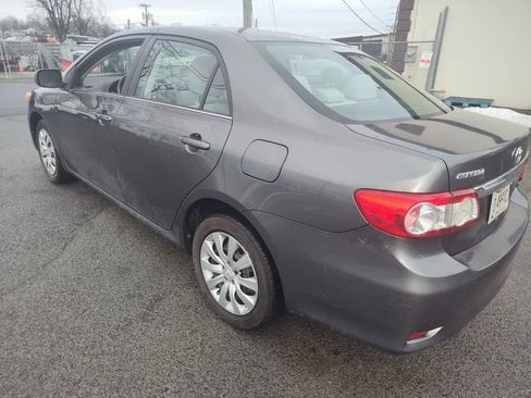 Used 2013 Toyota Corolla LE image 3