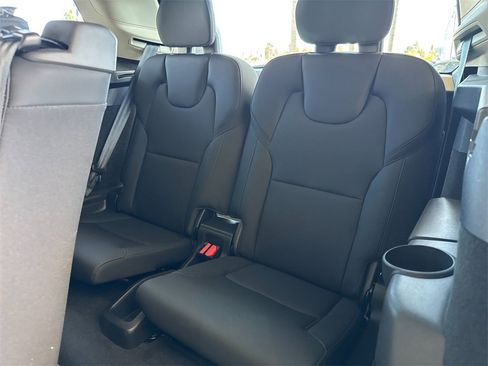 Certified 2025 Volvo XC90 B6 Plus image 14