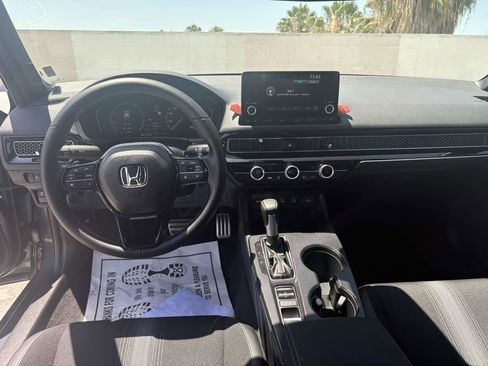 Used 2025 Honda Civic Sport image 19