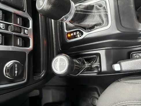 Used 2022 Jeep Wrangler Unlimited Sahara image 18