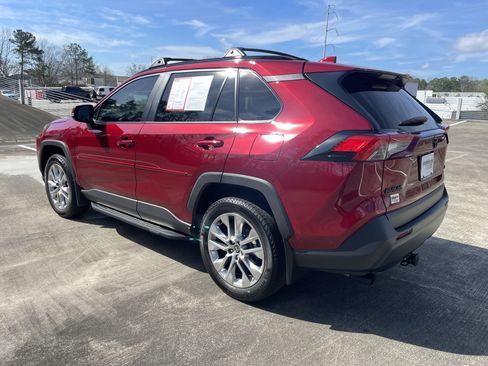 Used 2025 Toyota RAV4 XLE Premium image 8