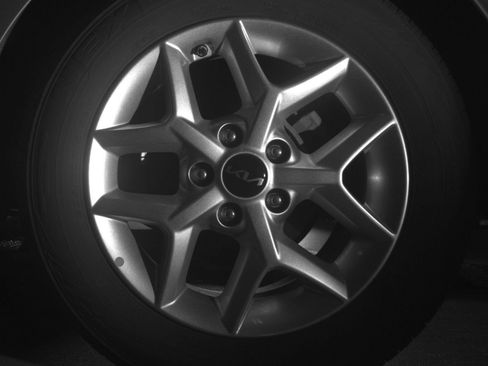 Used 2025 Kia Soul LX w/ LX Technology Package FWD image 16