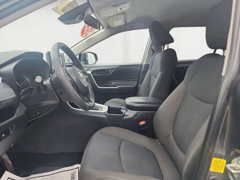 Certified 2022 Toyota RAV4 LE image 9