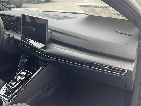 New 2025 Volkswagen GTI SE image 10