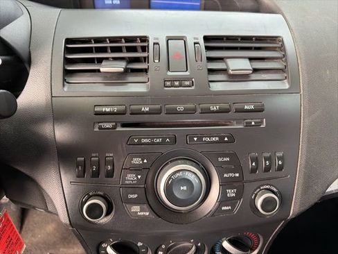 Used 2013 MAZDA MAZDA3 i Sport image 12