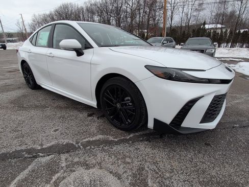 New 2026 Toyota Camry SE w/ Multimedia Upgrade Package image 9