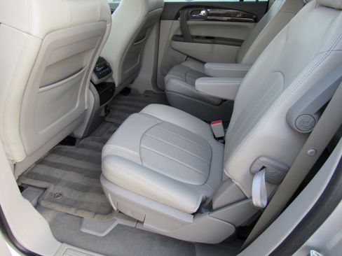 Used 2017 Buick Enclave Premium image 40