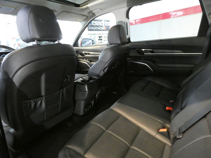 Used 2023 Kia Telluride AWD image 25