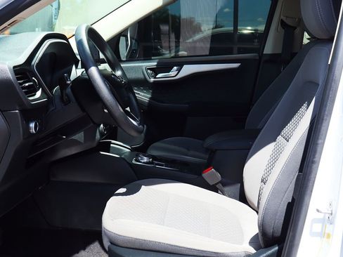 Used 2020 Ford Escape SE image 37