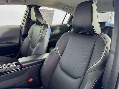 Used 2025 Toyota Prius XLE image 36