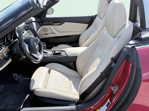 Used 2010 BMW Z4 sDrive30i w/ Premium Pkg image 31