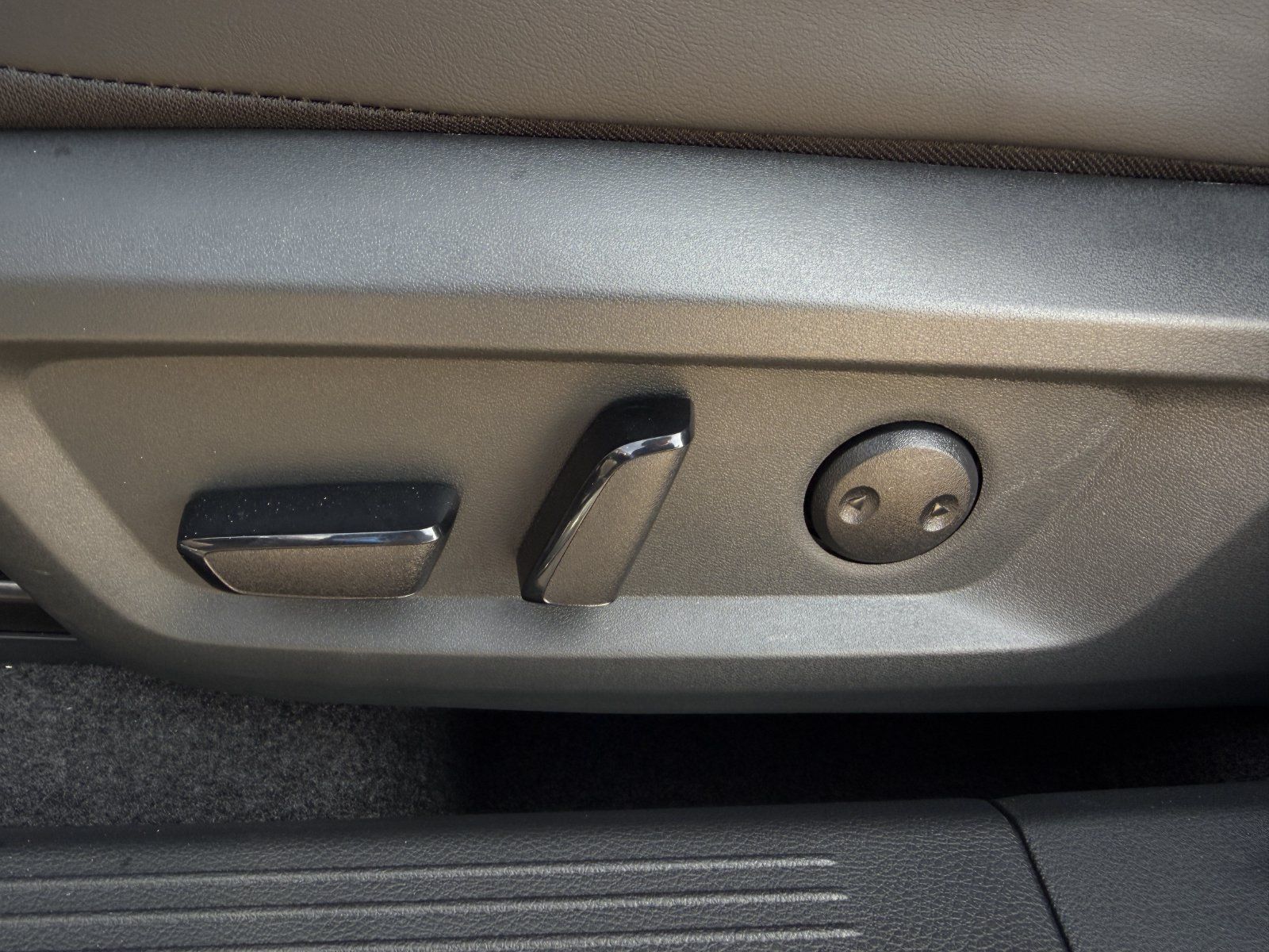 Used 2026 Nissan Rogue Dark Armor FWD image 28