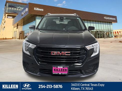 Used 2023 GMC Terrain SLE w/ Elevation Edition FWD image 2