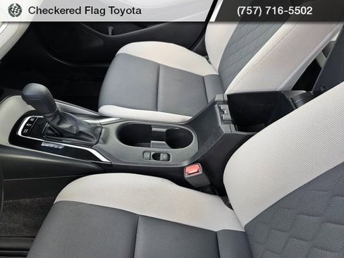 Used 2023 Toyota Corolla LE image 36