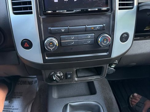 Used 2011 Nissan Frontier SV w/ SV Premium Utility Pkg AWD/4WD image 12