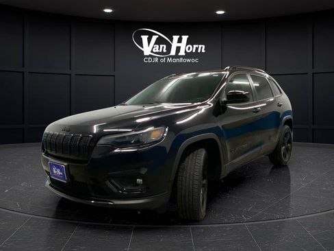 Used 2020 Jeep Cherokee Latitude Plus AWD/4WD image 3