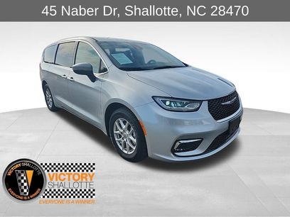 Certified 2023 Chrysler Pacifica Touring-L