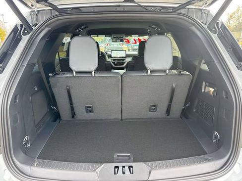 New 2026 Ford Explorer ST-Line w/ ST-Line Street Pack image 9