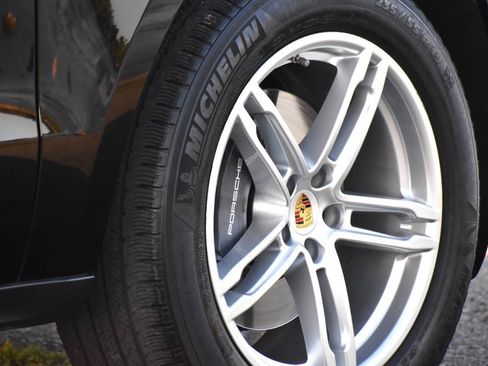 Used 2021 Porsche Macan AWD/4WD image 26
