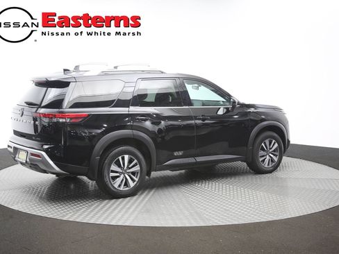 Used 2023 Nissan Pathfinder SL AWD/4WD image 42