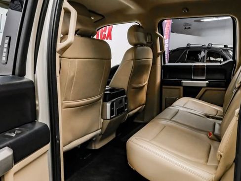 Used 2017 Ford F150 Lariat RWD image 36