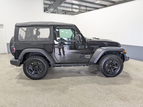 Used 2020 Jeep Wrangler Sport AWD/4WD image 2