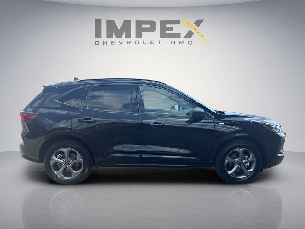 Used 2023 Ford Escape ST-Line w/ Tech Pack #1 AWD/4WD image 6