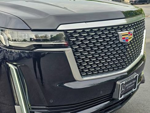 Used 2023 Cadillac Escalade ESV Premium Luxury w/ Performance Package AWD/4WD image 3