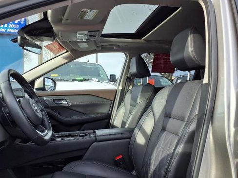 Certified 2023 Nissan Rogue Platinum w/ Platinum Premium Package image 7