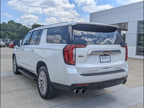 Used 2023 GMC Yukon XL Denali w/ LPO, Floor Liner Package AWD/4WD image 8