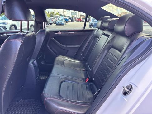 Used 2017 Volkswagen Jetta GLI FWD image 29