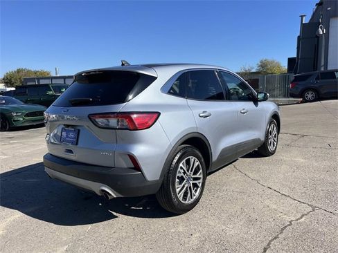 Used 2022 Ford Escape SEL w/ Technology Package image 3