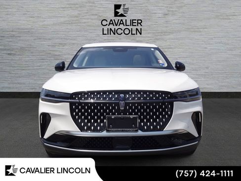 Used 2026 Lincoln Nautilus Premier w/ Equipment Group 102A AWD/4WD image 5