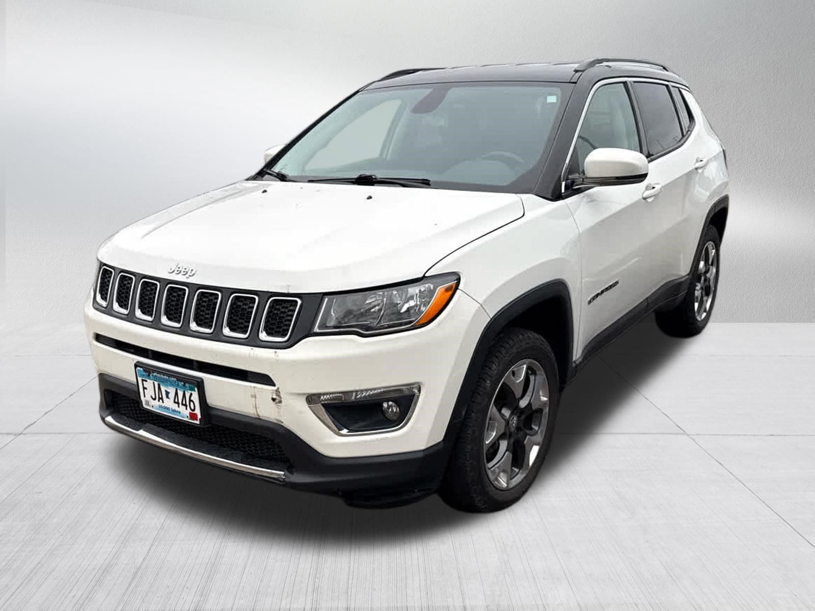 Used 2018 Jeep Compass Limited w/ Navigation Group AWD/4WD image 3