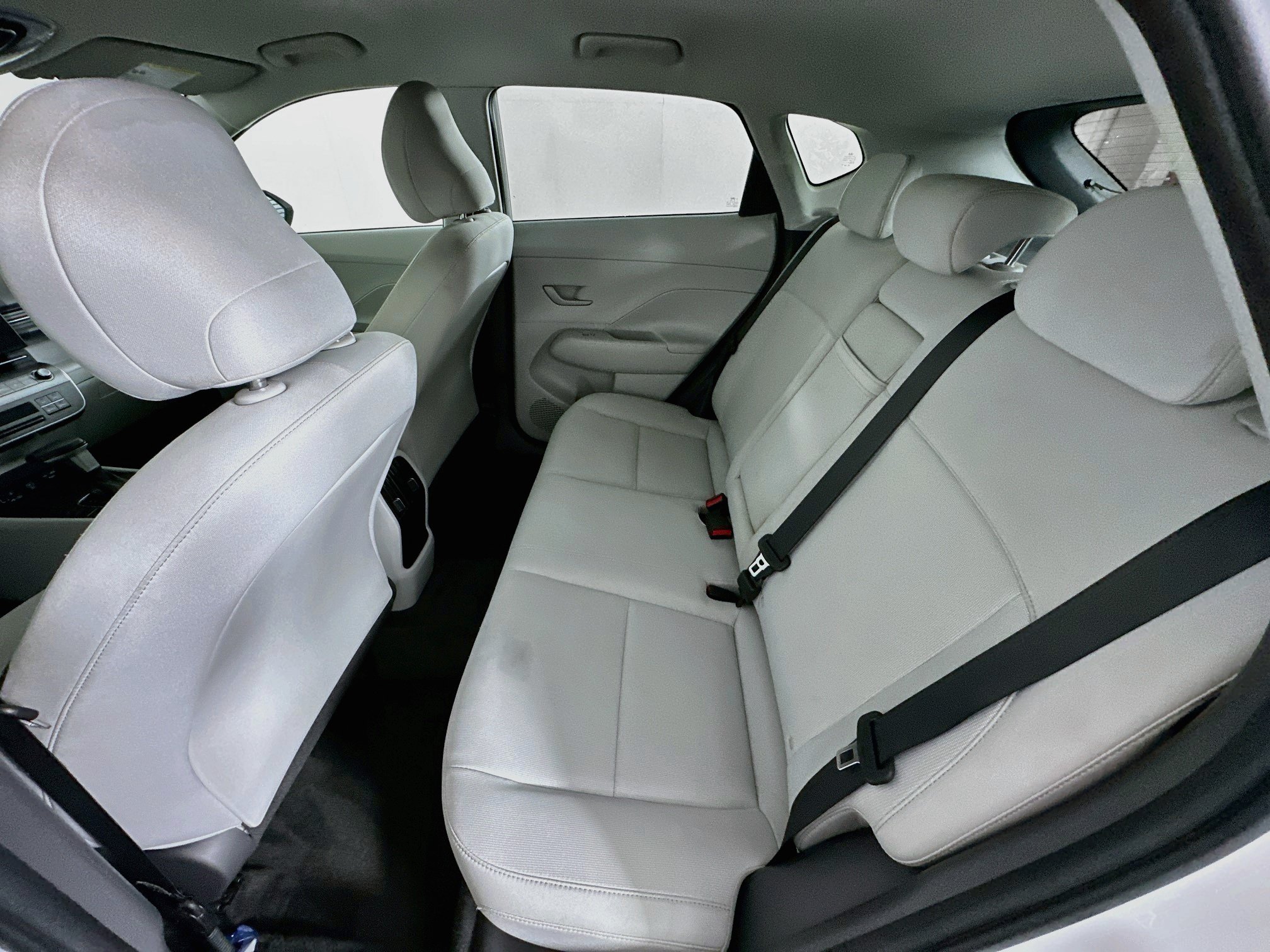 Used 2025 Hyundai Kona SEL FWD image 28