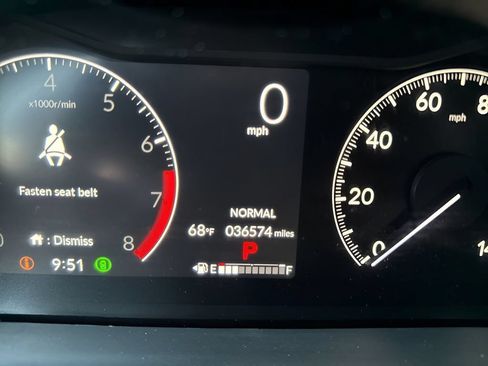 Used 2025 Honda Pilot Sport image 23