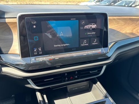 Used 2024 Volkswagen Atlas SE FWD image 22