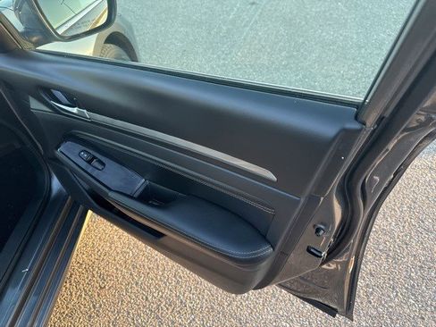 Used 2023 Nissan Altima 2.5 SV w/ SV Premium Package image 16