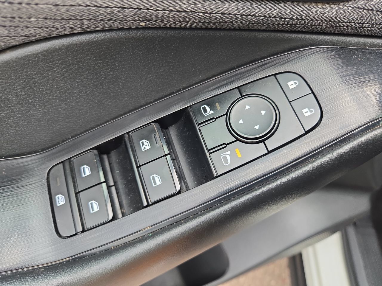 Used 2023 Nissan Rogue S FWD image 20