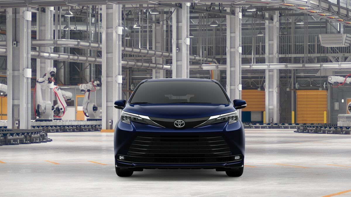 New 2026 Toyota Sienna XLE AWD/4WD image 17